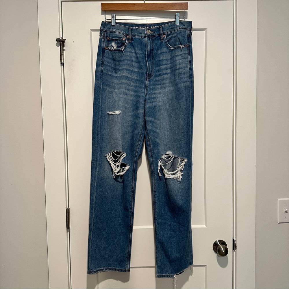 NWOT American Eagle super high waist distressed Baggy Jean